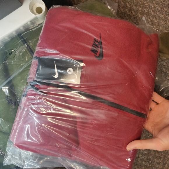 Hoodie+ pants matching Nike jogger sets in multiple sizes and colors - Picture 7 of 7